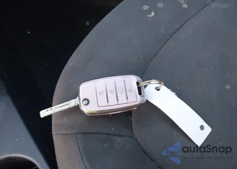 2015 Kia Soul z USA, uszkodzony, nr VIN KNDJN2A26F7201189